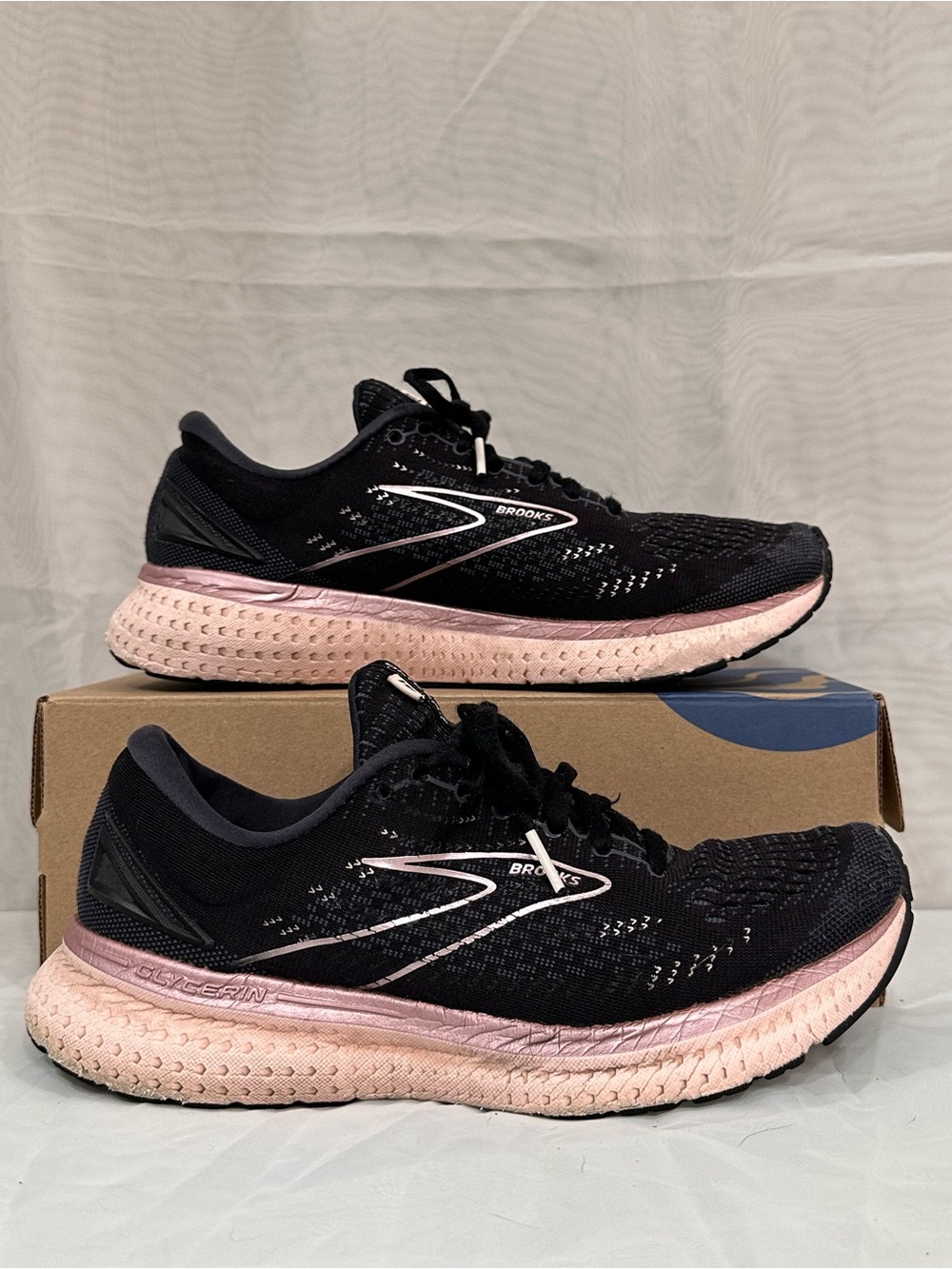Brooks Glycerin 19 | Black and Pink | DNA Loft Running Shoes | Womens Size 9 Med
